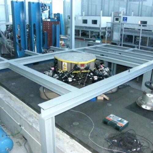 batch_Combined-climatic-and-vibration-testing-in-multi-axial-shaker-2-1-500x500